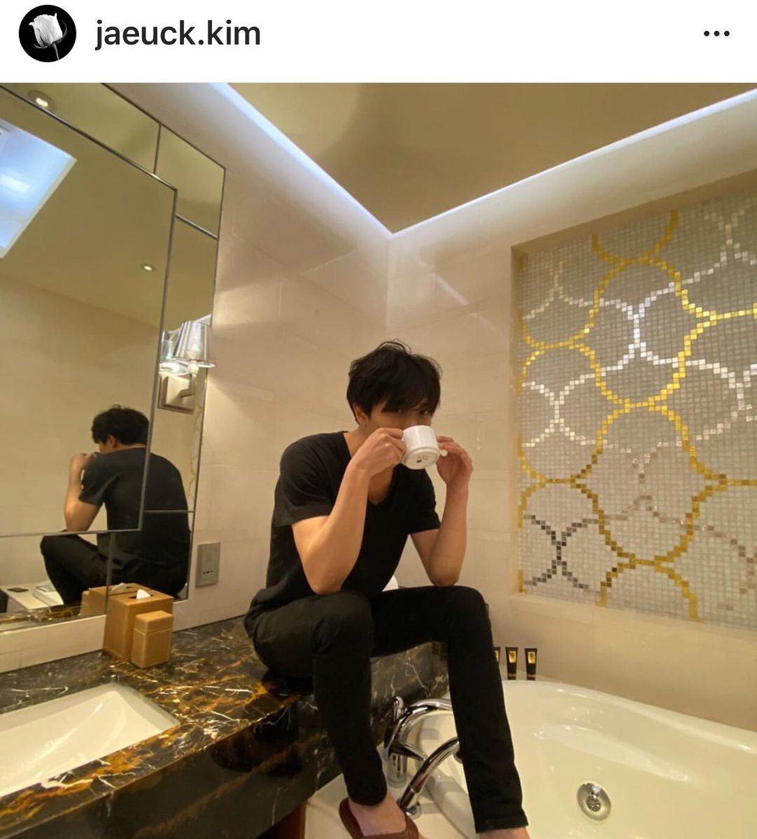 freedomfc_tm's tweet photo. #KimJaeWook อัพเดท IG เมื่อวานเช็คอินน์ที่สิงคโปร์ เพราะมาร่วมงาน Star Hub Night of Stars โอ๊ยยย ตื่นเต้นนน 😁#ParkMinYoung, #KimJaeUck, #AB6IX, #YogaLin, #KennethMa, #NatalieTong, #AliLee, #FredCheng) เดินพรมเขียวที่ #StarHubNightofStars! ดูไลฟ์ https://t.co/3duLbPH91J https://t.co/LtnWYIguFJ