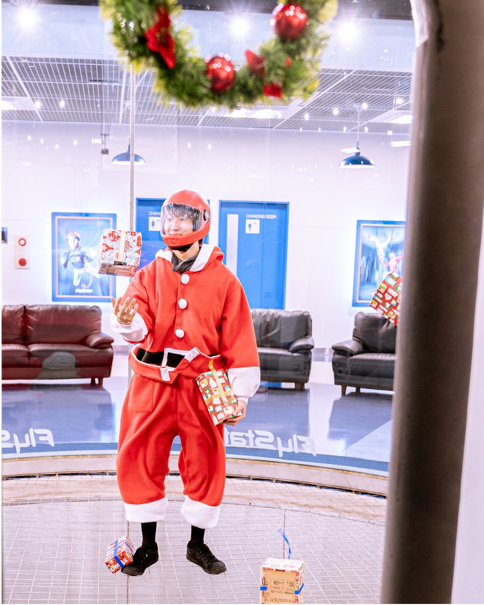 なにかイベント考え中のサンタさん...

お楽しみに！

ご予約はこちらから
flystation.jp/booking/

お問い合わせはこちら
TEL：048-940-5010
E-mail：yoyaku@flystation.jp

#flystationjapan #フライステーション #スカイダイビング  #越谷レイクタウン #埼玉 #東京 #スポーツ #クリスマス