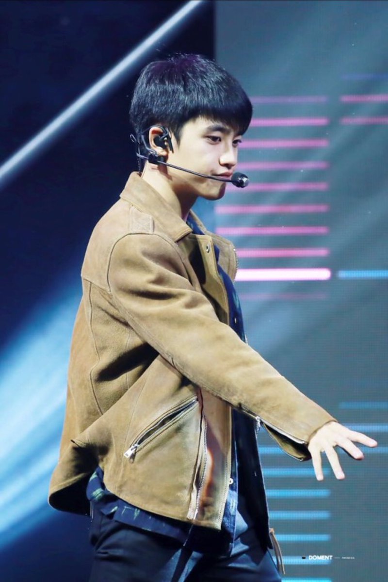 bestsooth12's tweet photo. ตะมุตะมิอยู่ในครัวทหาร คิดถึงนะคะ #CASE12 #EXO https://t.co/bGUPvqx3UU