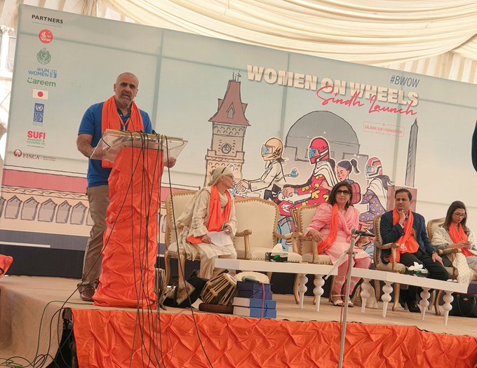 View image on Twitter