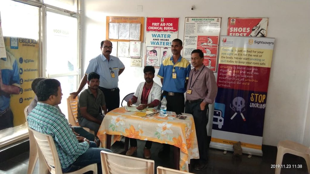 BPCLimited's tweet photo. In collaboration with Sankar Foundation Eye Hospital, our Ghar Outlet at Anandapuram in Vizag, on NH-16 (NH-5), hosted free Medical Eye Check Up for Truck-Drivers yesterday, benefitting more than 86 truckers.
#GharOutlet offers various journeys & personal solutions on highways https://t.co/VtnLG2py15