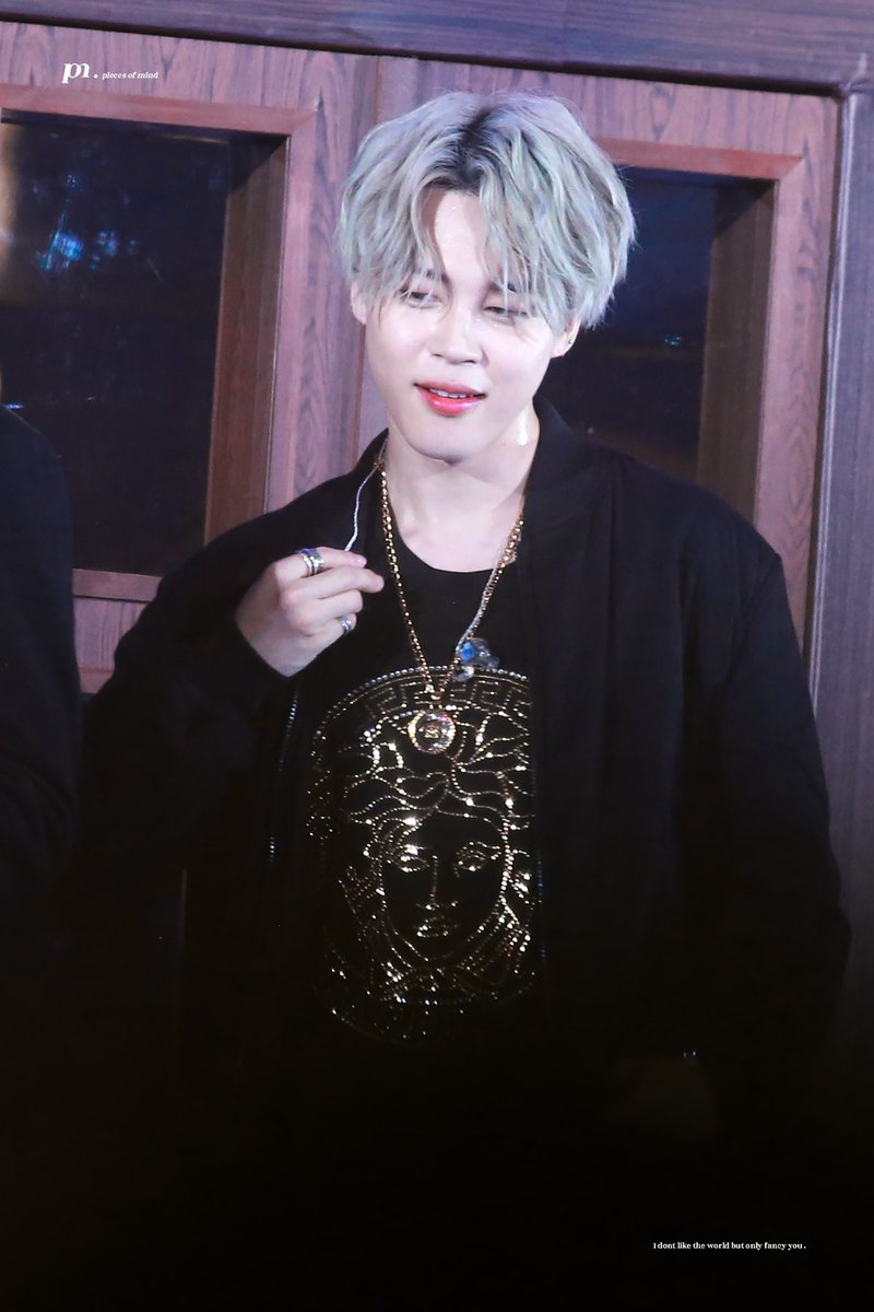 piecesofmind_jm's tweet photo. #JIMIN #지민  @BTS_twt 191124 https://t.co/NBeElINmne
