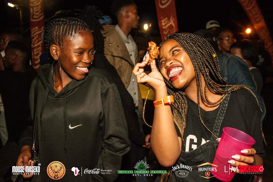 popjamboreely's tweet photo. Coming to our Festival For the First rime This December ? Here's what you need to know : 
https://t.co/hMJahbof2a 😊  7 YEARS OF OUR FESTIVAL.  In SOWETO 
Presented by @CocaCola_ZA
 
#enjoyTheFeeling ❤
#7thVintagePicnicsMeyouNus07Dec 📣📣📣 https://t.co/TmIrWx7Vmg