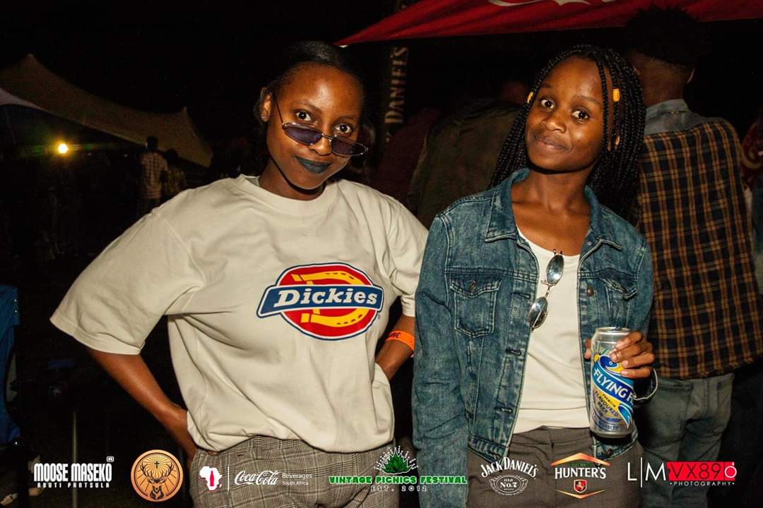 popjamboreely's tweet photo. Coming to our Festival For the First rime This December ? Here's what you need to know : 
https://t.co/hMJahbof2a 😊  7 YEARS OF OUR FESTIVAL.  In SOWETO 
Presented by @CocaCola_ZA
 
#enjoyTheFeeling ❤
#7thVintagePicnicsMeyouNus07Dec 📣📣📣 https://t.co/TmIrWx7Vmg