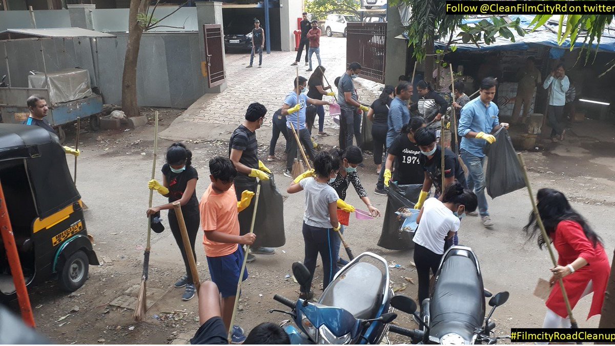 CleanFilmcityRd's tweet photo. Residents of FilmCity Road taking matters into their own hands, literally! Our first citizen organised cleanup drive, many more to follow. Any help from administration will be much appreciated #SwacchBharat #FilmcityRoadCleanup @mybmcWardPS @mybmc @Dev_Fadnavis @narendramodi https://t.co/nmgvX8SK1N