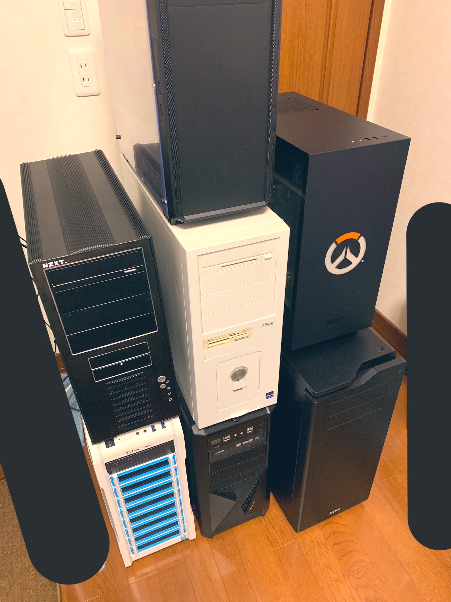 Uzivatel Shian Exe Na Twitteru ハードオフにpcケース売りに行ったのに どうして家に帰ってきたらpcケースが増えてるんですか T Co 6v8txpsdzf Twitter