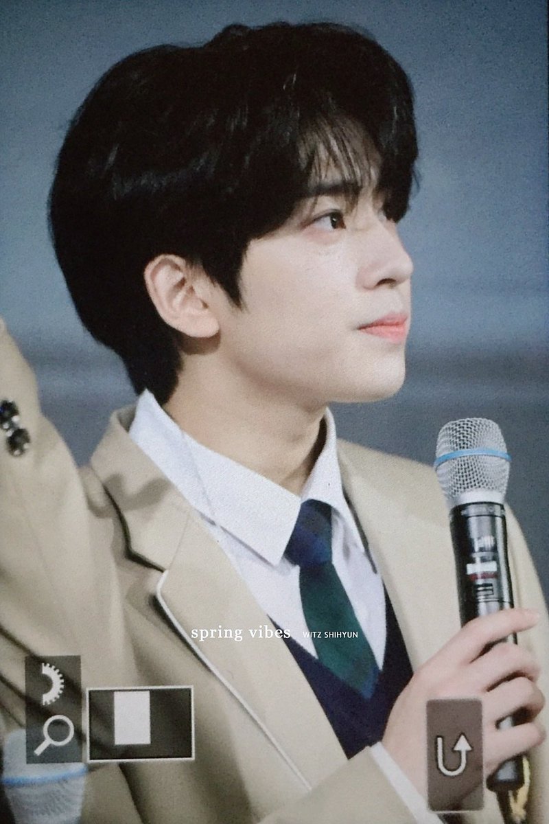 SpringVibes_'s tweet image. 191124
#위인더존 #시현 #SHIHYUN