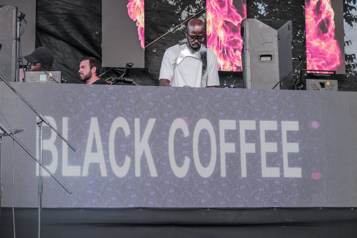 sshmag's tweet photo. @RealBlackCoffee at @RussianBearSA #BeUs concert yesterday he was too much 😭😭🔥🔥 shot by 📸 @sshmag

Cc @TheAloreGroup https://t.co/1RmgE3xmKm