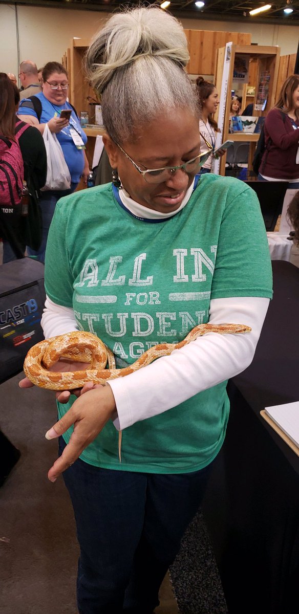 MRawlinsScience's tweet photo. #STATCAST19 I love ❤️ my animals! @KJTMADISD @desotoisdengage @MOOREPHYSICS https://t.co/5PYf78LYit