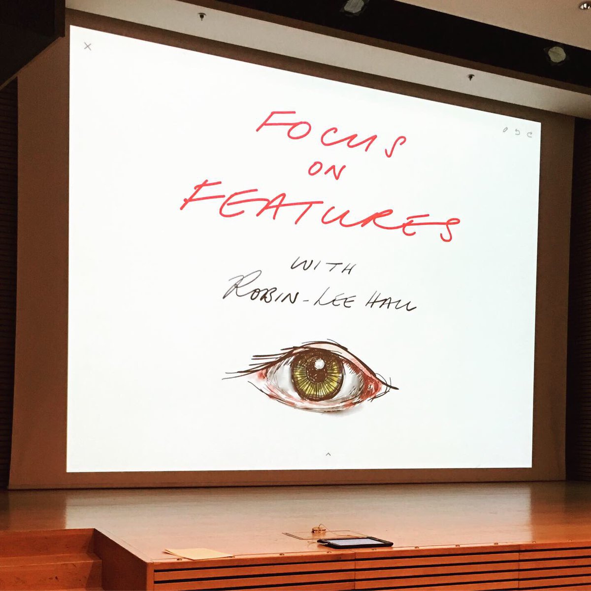 RealRobinLee's tweet image. Another fabulous interactive iPad Focus on Features session @NPGLondon with 90 (yes 90) 8 year olds! #ipadart #sketchingfaces #drawingtechniques #londonarttutor #londonartist