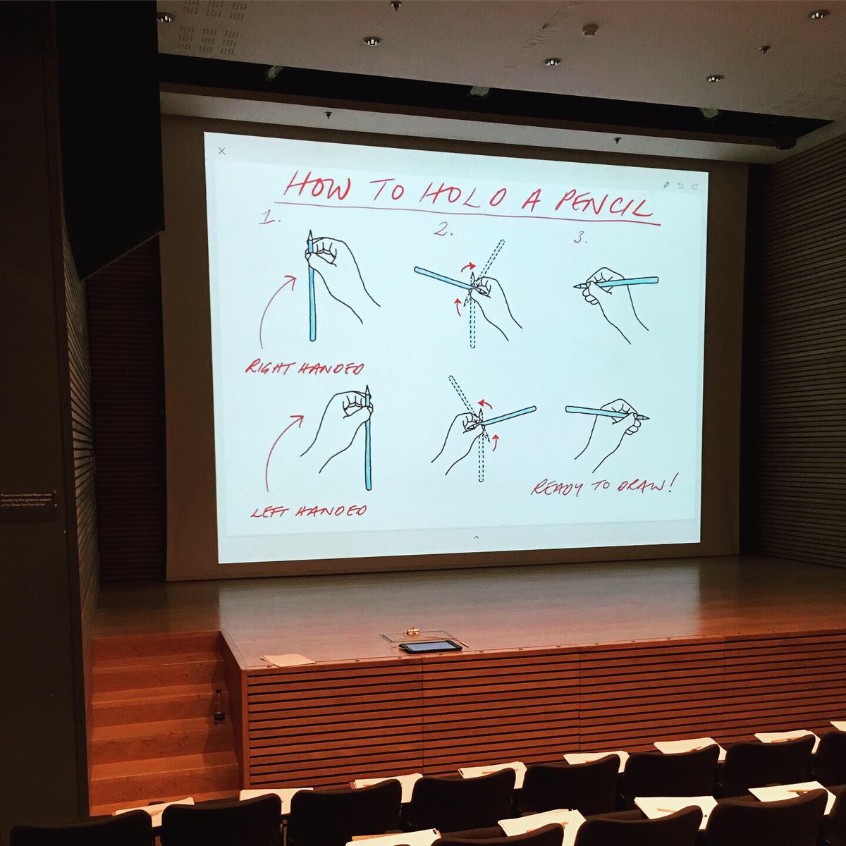 RealRobinLee's tweet image. Another fabulous interactive iPad Focus on Features session @NPGLondon with 90 (yes 90) 8 year olds! #ipadart #sketchingfaces #drawingtechniques #londonarttutor #londonartist