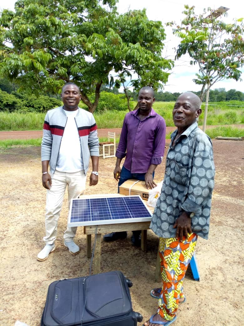 Notre vocation ⚡️☀️
Ces sourires 🖥
Mbounga Haut-Ogooué G2 ✅
Gabon 🇬🇦
#SolarBoxGabon vous souhaite bon dimanche