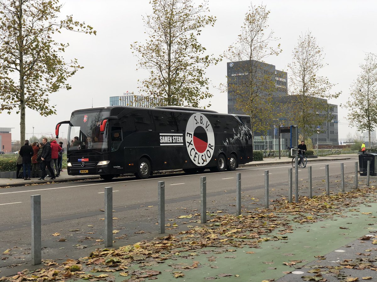 fcgroningen's tweet photo. Verkeerde bus meegenomen uit Rotterdam?🤔 @Feyenoord 

#grofey https://t.co/DNBx2W7zo9
