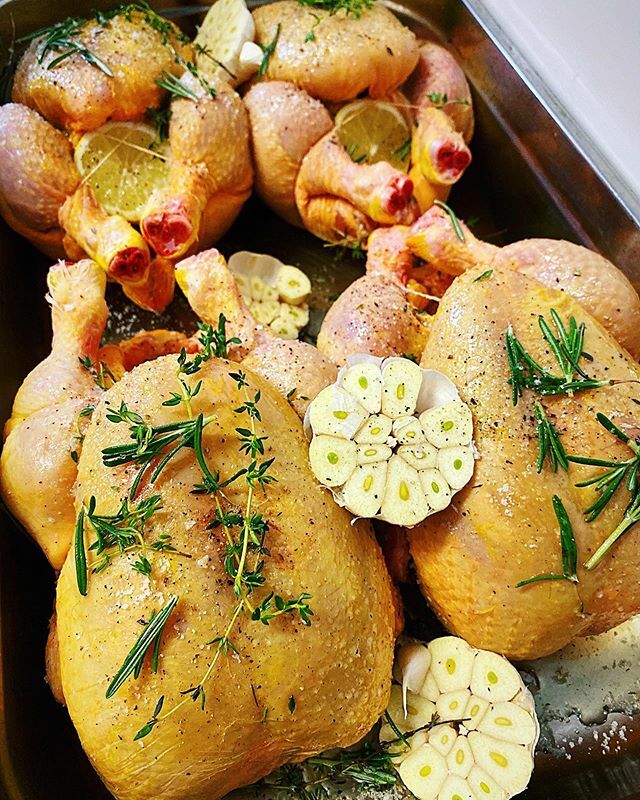 arms_albert's tweet photo. Sunday prep started early today👩🏼🍳
Visit to enjoy:
the smell of real fireplace🔥
glass or bottle of great wine 🍷
the best Sunday roast in London🥩🥔🥬🥕
friendly atmosphere 💖
*
*
*
#sunday #sundayroast #roastbeef #roastlamb #vegetarianroast #sundayb… https://t.co/9W7A72SKDv https://t.co/9zz8HwZBjd