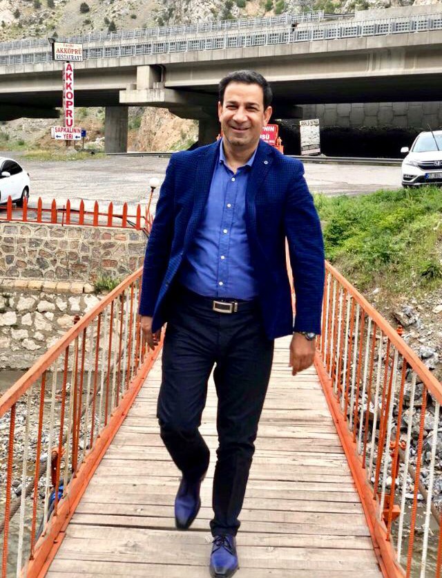 MUSTAFA YAVUZ
İzol Aşiretine mensup olan <a href="/mustafayavvuz/">Mustafa Yavuz</a>, Şanlıurfa'nın sevilen, sayılan şahsiyetlerinden birisidir  Yavuz, Makina Mühendisi, Urfa Müteahhitler Birliği Başkanlığı, Urfaspor Kulüp Başkan vekilliği, Urfa İl Genel Meclisi Başkanlığı ve daha bir çok görevde bulunmuştur