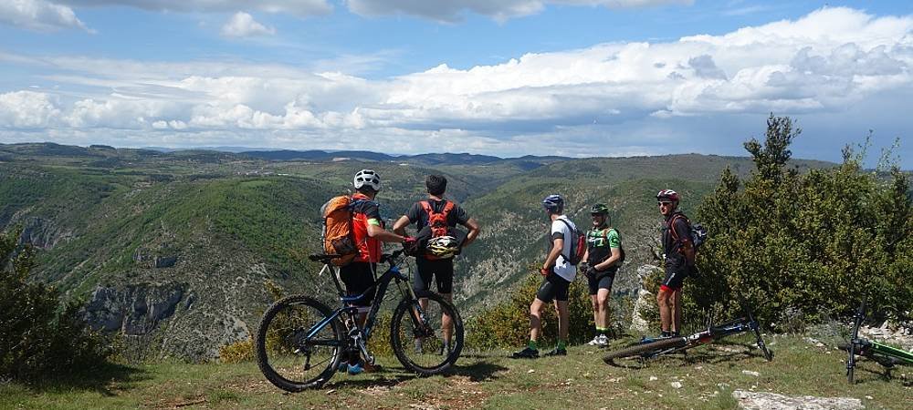 La grande traversée du Massif Central VTT renaît !
cevennes-evasion.com/randonnee-cycl…