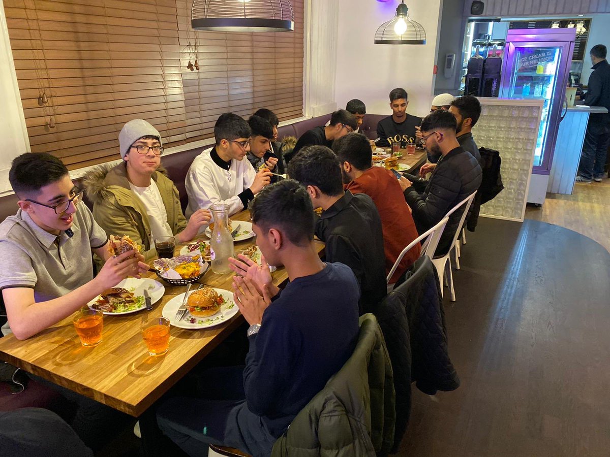 imocharity's tweet photo. Last night #YoungPeople from @quwwatulislam met in #SweetDiner in @ManCityCouncil for their @NCS @inspiraforlife graduation 🎓 It was good to hear feedback from the participants who completed #NCS. Thanks to all #partners who helped the #YoungBoys complete this programme. https://t.co/OulQiK8adS