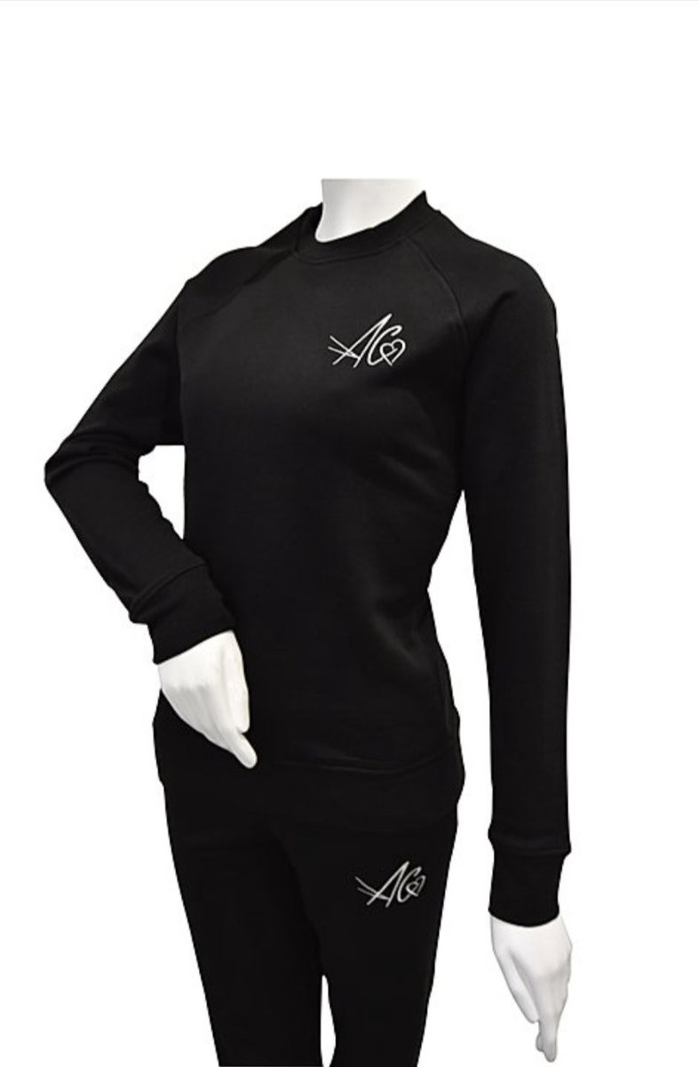 ac_amore's tweet photo. All women’s tracksuits reduced to £50❗️
#blackfriday #acamore #sale #christmasshopping https://t.co/U9jy4tJQ54