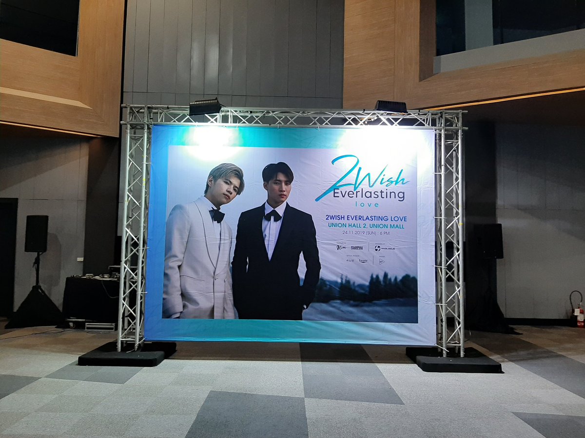 StayWithM34N's tweet photo. บรรยากาศในงาน #The2wishEverlastingLoveinBangkok https://t.co/BG4qQFViaM