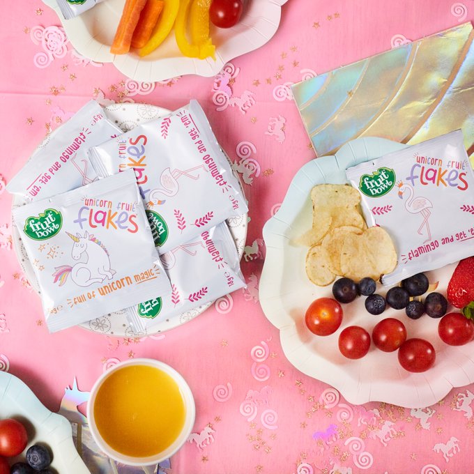 UKMumstv's tweet photo. [AD] Want to #win a #unicorn party for your child? Look no further than @FruitBowlFamily's Unicorn Fruit Flakes #competition where you could #win a Unicorn cake, piñata and a visit from a real life Unicorn! ➡️ https://t.co/SAMKDYAoL2 https://t.co/upjPRpk3o6