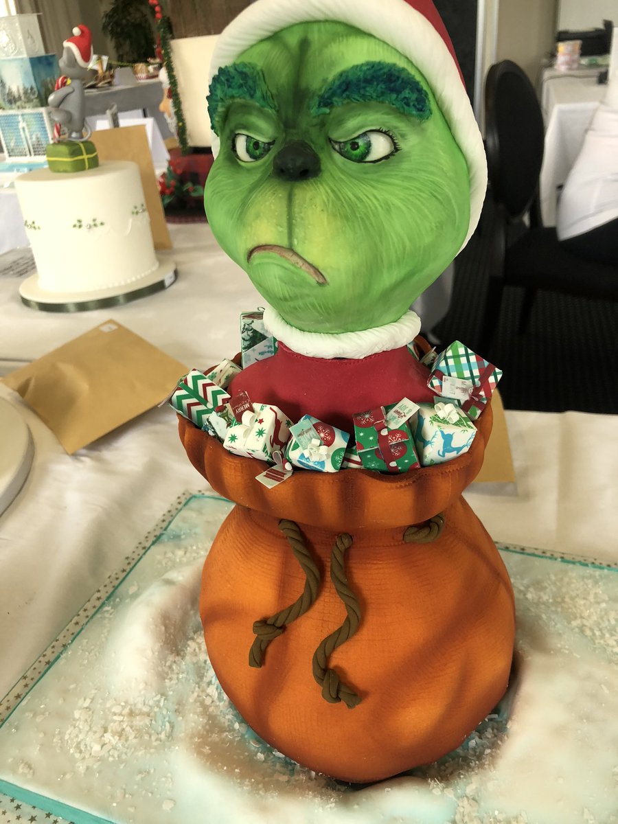 sandramurphy999's tweet photo. The Sugarcraft exhibition is open until this afternoon at @CorkBakingChoc in @No1CorkHotel and is well worth coming to see. The talent is incredible. https://t.co/pKMSWOGiuH