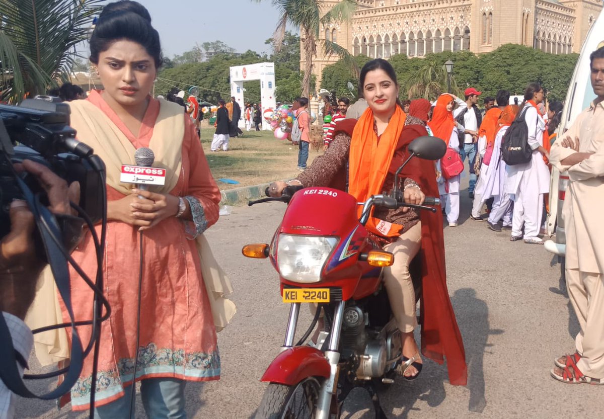 Uroosakhatti's tweet photo. So excited to ride...@Womenonwheels #BWOW. Thank you @BBhuttoZardari @SindhCMHouse #SindhGovt @MuradAliShahPPP @SyedaShahlaRaza for providing such wonderful opportunity to women of Sindh. https://t.co/k2GIPbWU9H