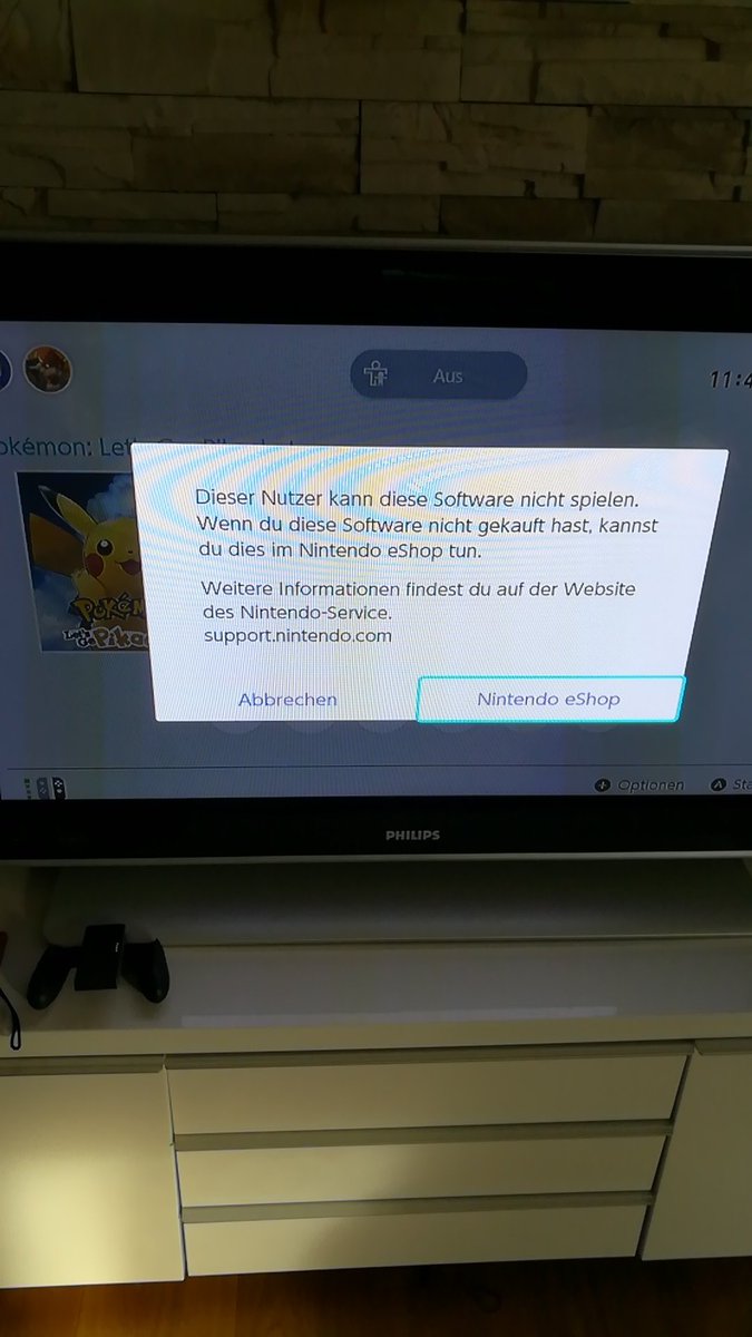 demonnes's tweet photo. Hilfe @NintendoDE  - Let's Go Pikachu Bundle als Geburtstagsgeschenk, ausgepackt, gestartet, "Dieser Nutzer kann diese Software nicht spielen." Irgendwelche Tipps? So frustrierend. https://t.co/G2AkdLEx9V