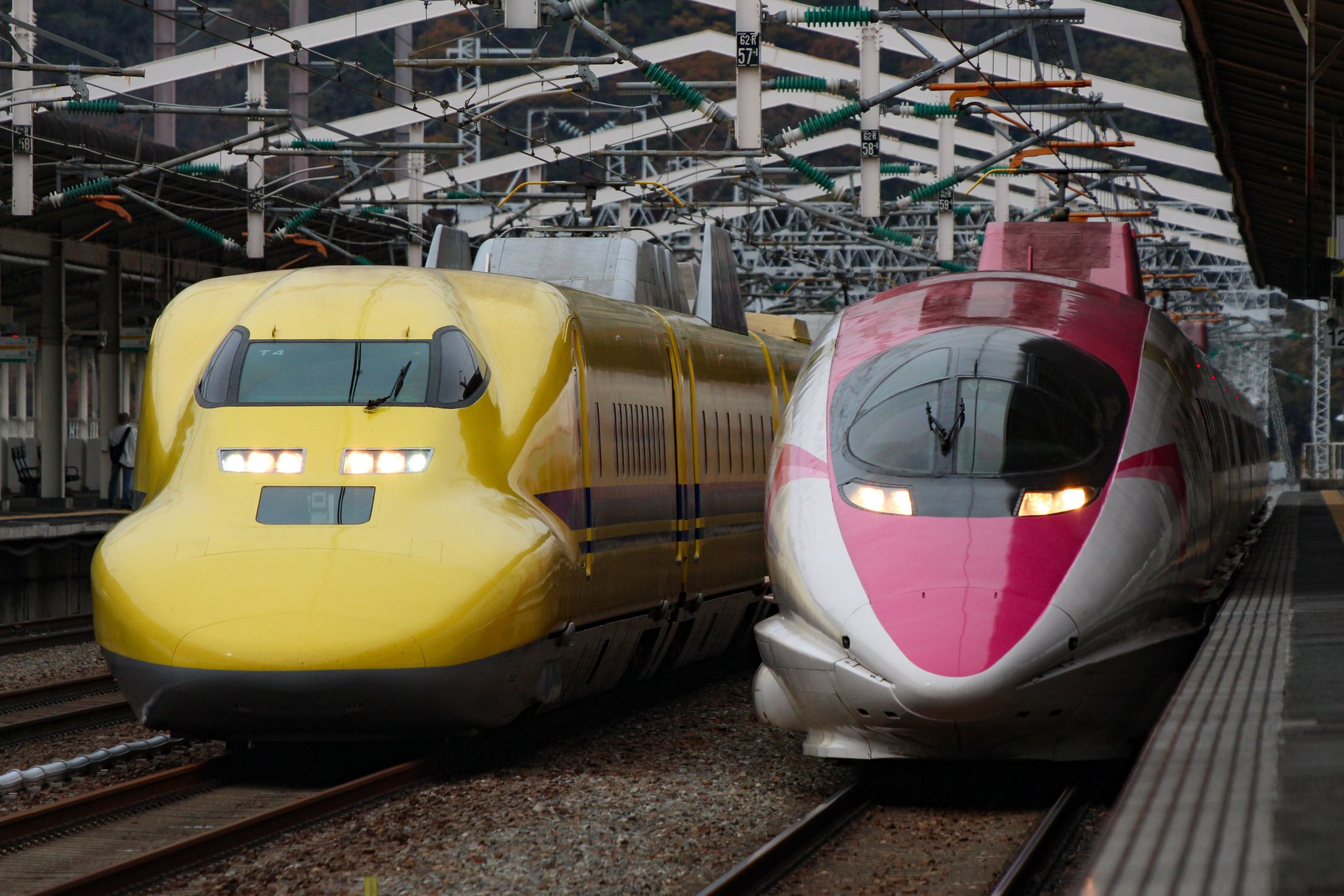 デジタル画像 500-240 ドクターイエロー/ハローキティ 姫路駅