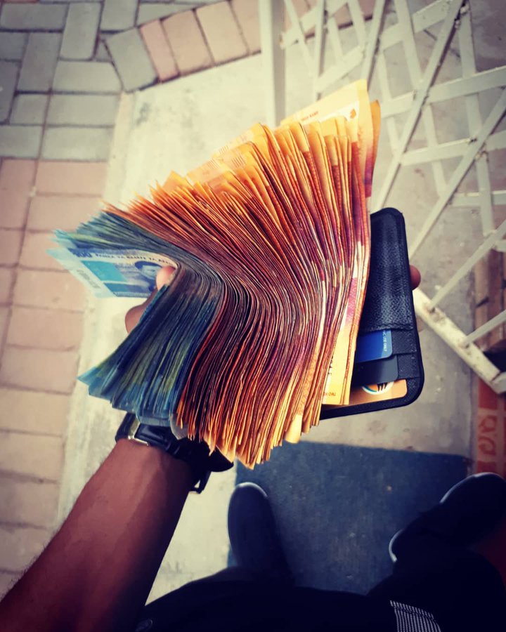 ForexMorrison14's tweet photo. Congratulations to one of my client.
His from Africa..
Am happy for you.
Thanks foe believing in me.... #entrepreneur#inspiration#motivation#business#boss##luxurious##forex#entrepreneurlife##billionairehomes#millionaire#hustle#makemoney#wealth#rich#investment. https://t.co/BwRiekoEYZ