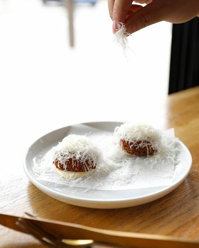 Cassandra Au tweet media