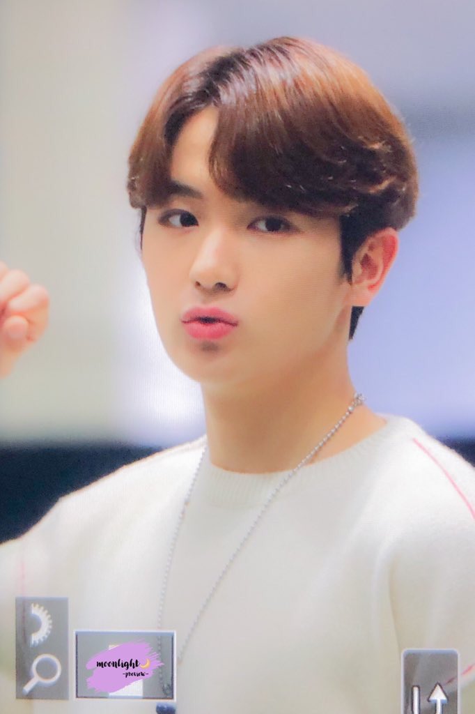 112419 guess who’s back on her hyunjae pouting agenda!