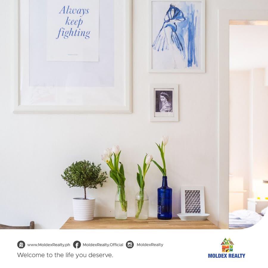 Dying to decorate? Try to incorporate vivid colors like blue and green in your all-white room to give it a more vibrant look. Take it from our décor inspiration.

#MoldexRealtyPH #MoldexRealty #WelcomeToTheLifeYouDeserve #30YearsOfMoldexRealty #HomePH #HomeDecorPH #InteriorDecor