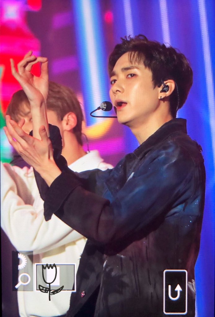 그해 봄, 꽃이 피었다 🦋 tweet media