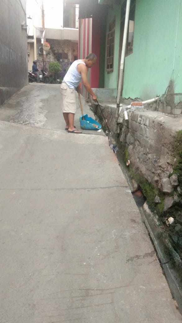 DWI M (@dwim22444) on Twitter photo Bersih2 Sampah Plastik biar nggak mampet Saat Hujan Turun, ikut programnya Bu <a href="/susipudjiastuti/">Susi Pudjiastuti</a> Bersih2 Sampah Plastik biar nggak mampet Saat Hujan Turun, ikut programnya Bu <a href="/susipudjiastuti/">Susi Pudjiastuti</a>