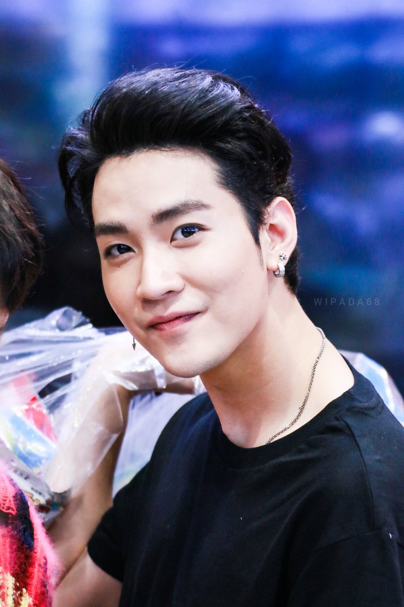 Wipada68's tweet image. หนูจะมโนว่าพี่มองกล้องหนูละกันนะ​ 🤣
@KiimMon
#superboyprojectweek10
#ขุณขิมมอญ