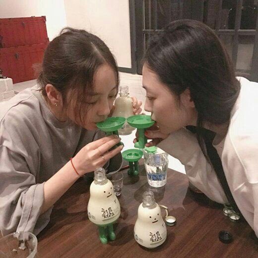 smshopph's tweet photo. sulli and goo hara — hoping for these two angels to rest in peace 🥺 https://t.co/JgqVetvvo3