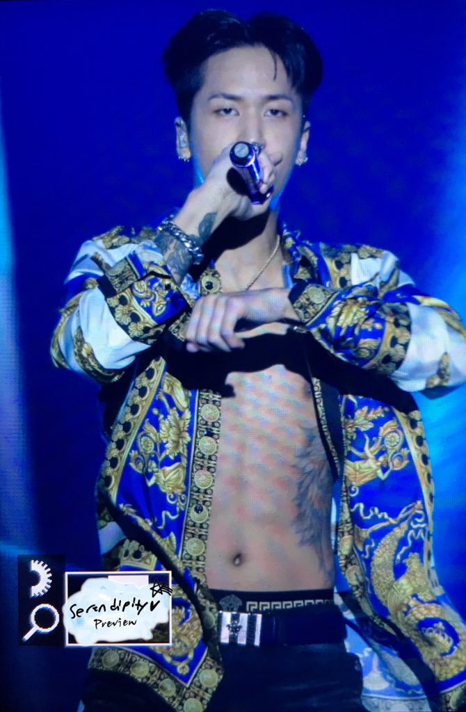 vixxserendipity's tweet photo. 191124 펩시콘서트 프리뷰
@RAVI_GTCK 
오늘도 수고했어요ㅠㅠ
.
#GROOVL1N #그루블린 #RAVI #라비 #빅스 #VIXX #LIMITLESS #김원식 #RELEASEPARTY #3rd_EP https://t.co/DPTjlo2esV