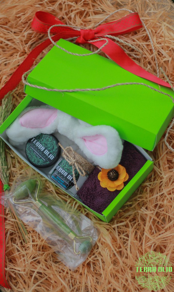 OlioTerra's tweet photo. Perugia Gift Box.
Inclusions: 
60g Ultra hydrating face cream
Milk &amp; Honey Facial Soap
High fiber face towel
Bunny headband
Jade roller https://t.co/ZX1H280fMf