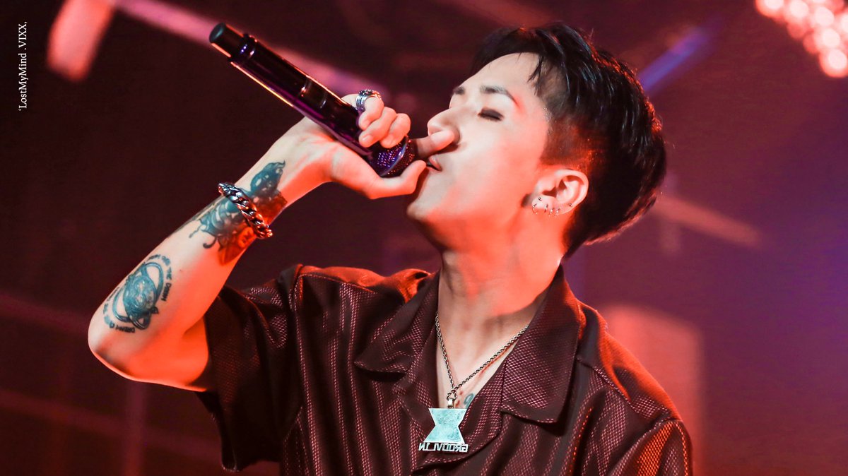 LostMyMind_VIXX's tweet photo. 191123 릴리즈파티💜
@RAVI_GTCK 

❤️

#GROOVL1N #그루블린 #RAVI #라비 #빅스 #VIXX #LIMITLESS #김원식 #RELEASEPARTY #3rd_EP https://t.co/3vqBS2BiBd