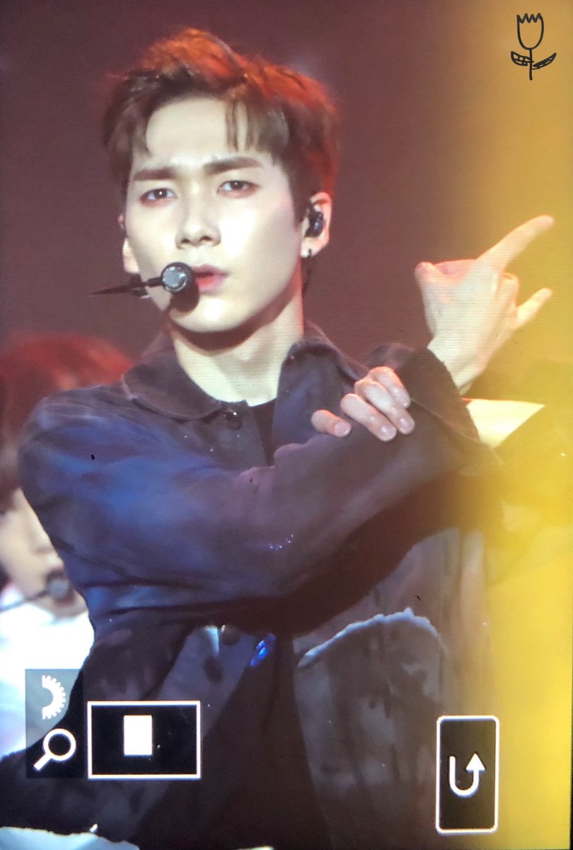 그해 봄, 꽃이 피었다 🦋 tweet media