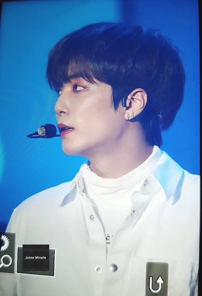 191124 펩시 콘서트
얼굴이 다했네
#종현 #김종현 #JR #nuest #뉴이스트