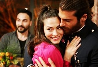 gasibnet's tweet photo. Divinity compra los derechos de las nuevas series de Can Yaman y Demet Özdemir

#CANYAMAN #DemetOEzdemir #CanDem #Erkencikus #no309 #inadinaask #caninspain #cansanem #seriesdivinity
#seriesturca

https://t.co/NK7gDIGil4 https://t.co/roTEJLSjZV