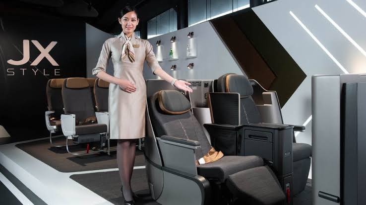 RonallChersan's tweet photo. 🌟 STARLUX Airlines สายการบินดาวดวงใหม่ของไต้หวัน เป็นที่กล่าวขานว่าอาจกลายเป็น Emirates แห่งเอเชียตะวันออก

เน้นหรูหรา-สบาย ตามภาพคือที่นั่งชั้นธุรกิจและประหยัดในเส้นทางบินสั้น-กลาง ดีไซน์โดยBMW

มีฟรีไวไฟ/หน้าจอ HD/ช่องUSB

รับมอบเครื่องแล้ว เริ่มบินมกราปีหน้า มีแผนบินมาไทยด้วย https://t.co/VRdKSX8GnV