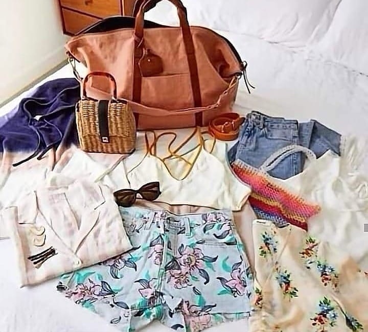 BTeelie's tweet image. In case packing for the  weekend fell off your to-do list.

Shop at @nordstrom here: bit.ly/2wiBxN7

🌞🌞🌞🌞 Shop our ultimate packing list 🏝️ *PS*

#teelieturner #teelieblog  #trendylook #fashionable #fashiontrends #fashiontrends2019 #style #styleblogger #nordstrom