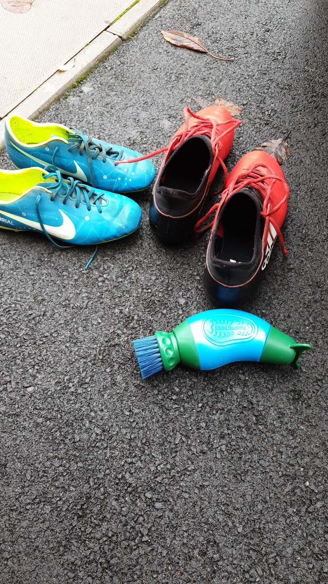 Today's definitely a <a href="/TheBootBuddy/">Boot Buddy</a> day #dadlife #footyfamily