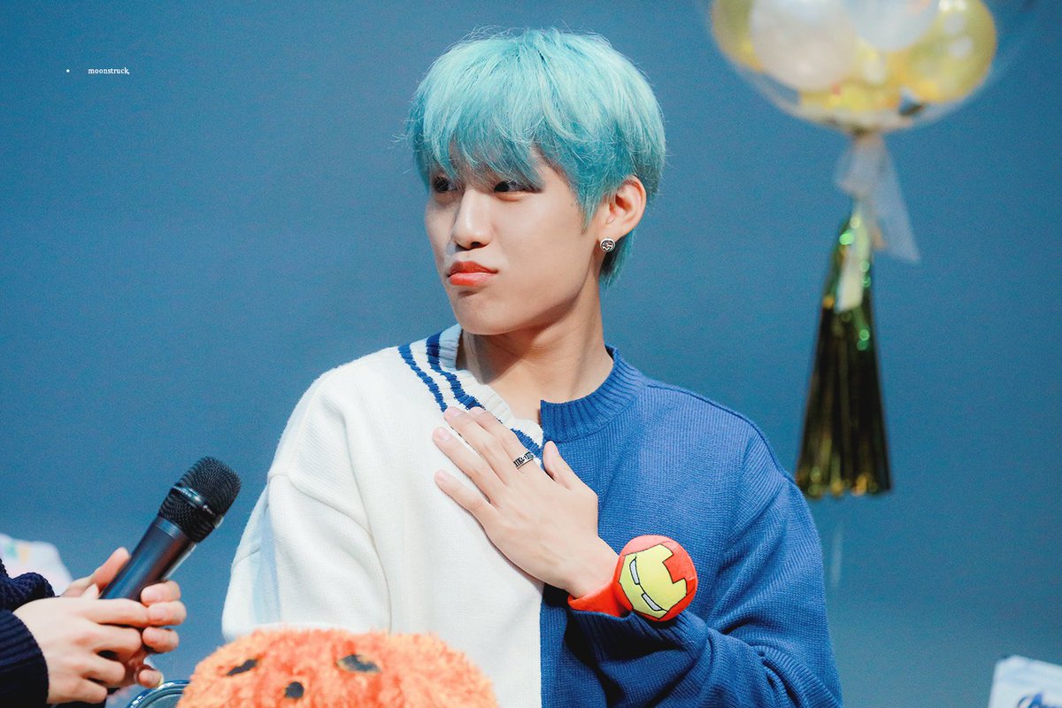 PARKWOOJINkr's tweet photo. 2019.10.31 쇄골지키미 #박우진_사랑해 #박우진 #에이비식스 https://t.co/gAgWijZrW3 https://t.co/CZ0QS9IxCK