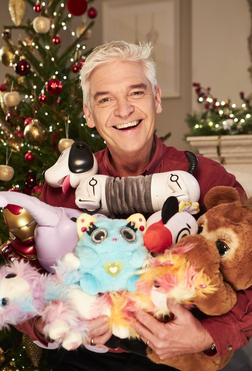 ITV's tweet image. Don't miss the fabulous @Schofe and friends in #HowtoSpendItWell at Christmas! From hoverboards to presents for pets, they've got you covered. Tonight 7pm @ITV 🎁 🐶🎁