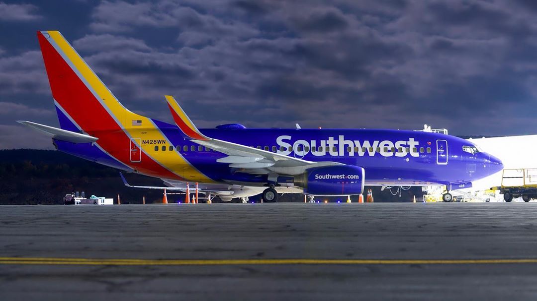flyavp's tweet photo. Another awesome 📸 from Jacob Clarke!!😍
.
**This is Boscovs charter to Orlando**
.
#southwestair #airline #travel #aviation #aviationphotography #moonlight #airplane #airplanephotos #nepa #airport #charter #boscovs #flyavp #flylocal https://t.co/trUtq6V4Uz