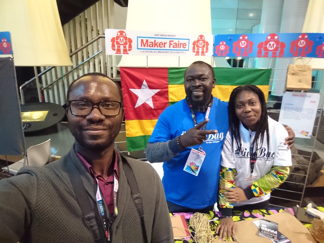 Avec l'équipe <a href="/CivicBag/">Civic Bag</a> à <a href="/MakerFaireParis/">Maker Faire Paris</a>, super projet de sac en papier ciment recyclé et made in #Togo qui répond à un enjeu important: éliminer les sacs plastiques.
Interview de <a href="/ametresor/">Amétépé Noussia</a> à venir sur <a href="/GeekMaisPasQue/">Geek mais pas que</a> !!
#MFP19 #Écologie #Recyclage #PlasticFree #MadeInTogo