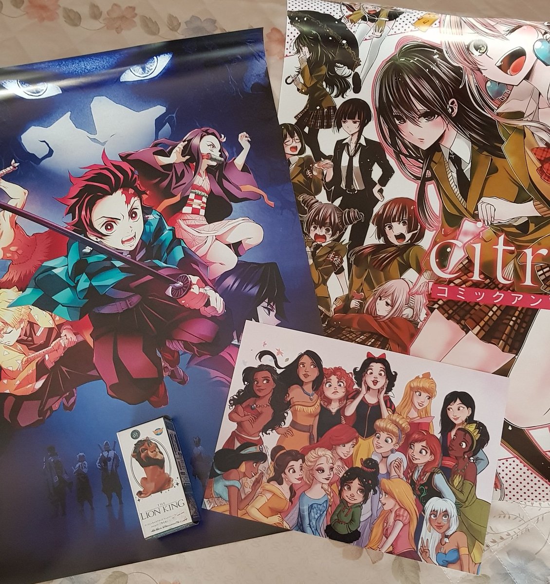 YsabelDanvers's tweet photo. #japanweekendvalencia Esta vez cayeron pósteres de #KimetsuNoYaiba #Citrus y las princesas Disney de #RompeRalph2 😍 tocará renovar un poco la pared de mi habitación. https://t.co/ovqzCi4w4z